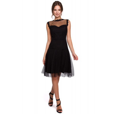 K030 Sukienka rozkloszowana w groszki - czarna